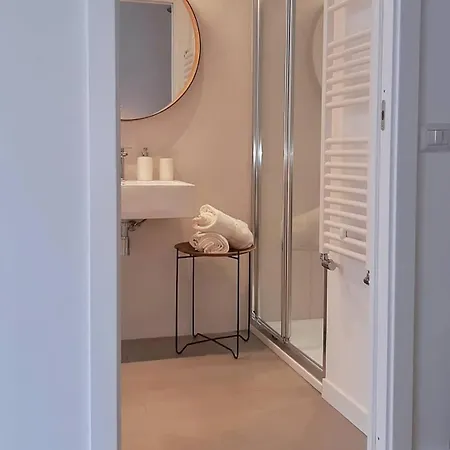 Elicriso Yenne Apartment