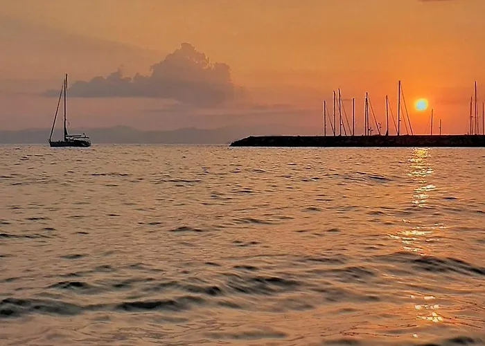 Elicriso Yenne Apartment