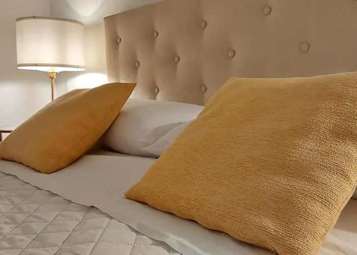 Elicriso Yenne Apartment